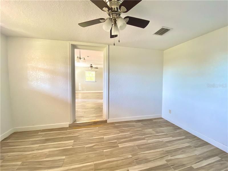 Recently Sold: $132,000 (3 beds, 1 baths, 805 Square Feet)