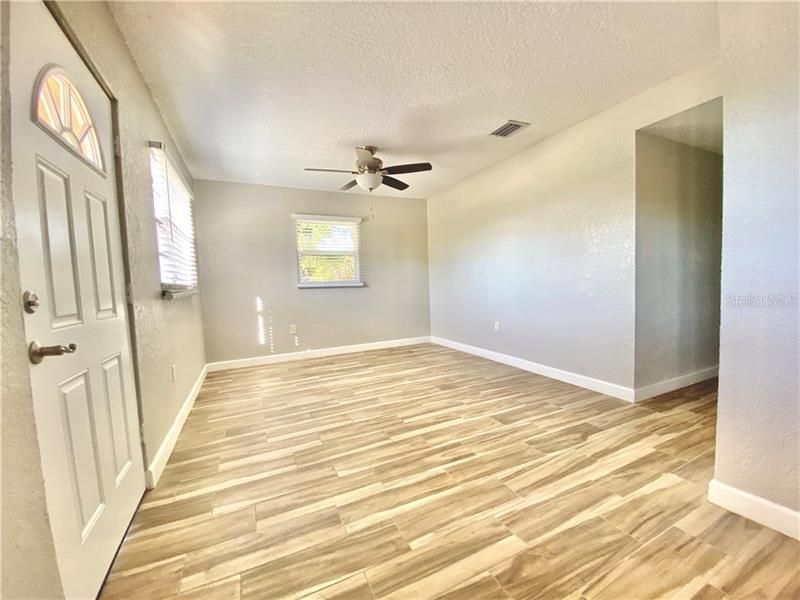 Recently Sold: $132,000 (3 beds, 1 baths, 805 Square Feet)