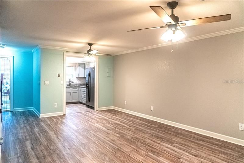 Recently Sold: $159,000 (2 beds, 1 baths, 1048 Square Feet)