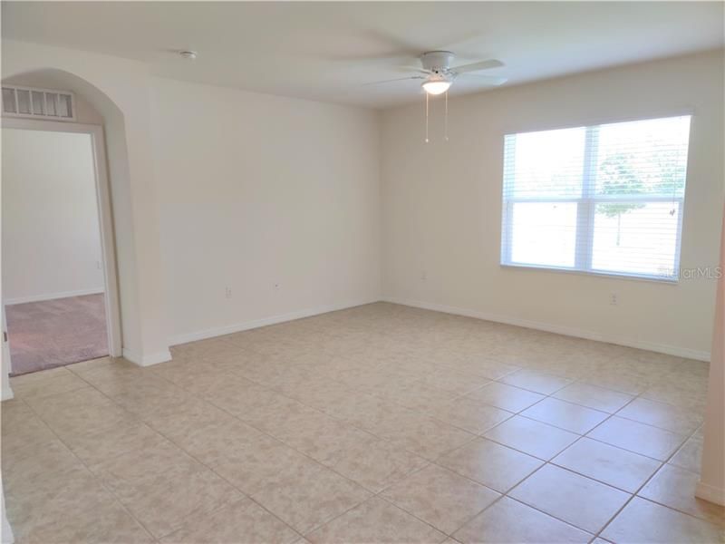 Recently Rented: $1,795 (4 beds, 2 baths, 1812 Square Feet)