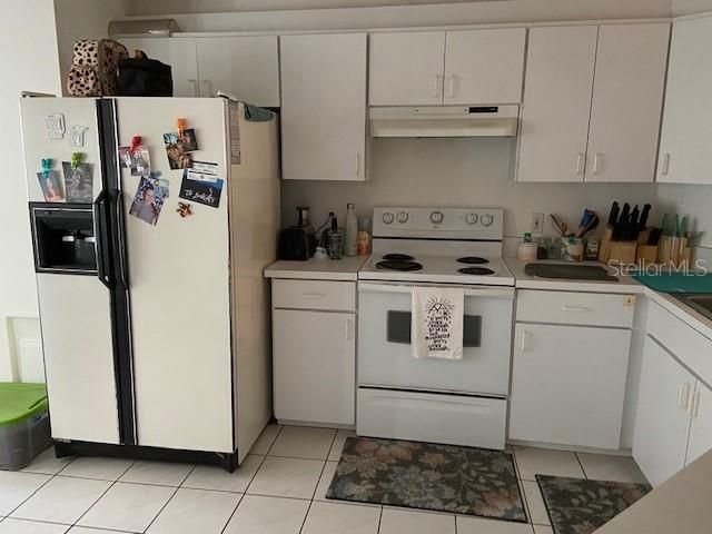 Recently Rented: $1,295 (2 beds, 1 baths, 1350 Square Feet)