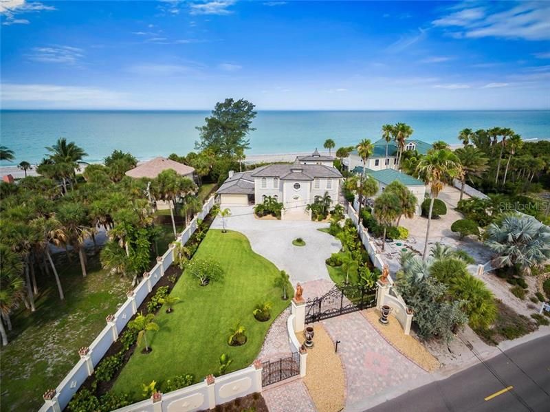 Recently Sold: $2,250,000 (4 beds, 6 baths, 4173 Square Feet)