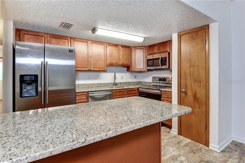 Recently Sold: $162,000 (2 beds, 2 baths, 1664 Square Feet)