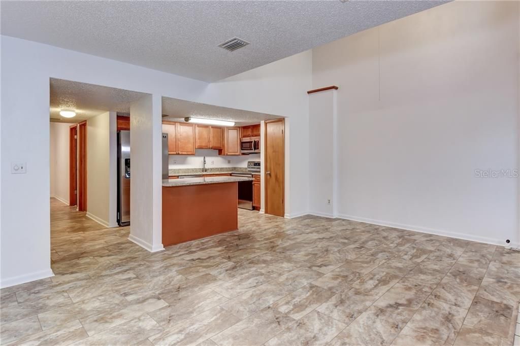 Recently Sold: $162,000 (2 beds, 2 baths, 1664 Square Feet)