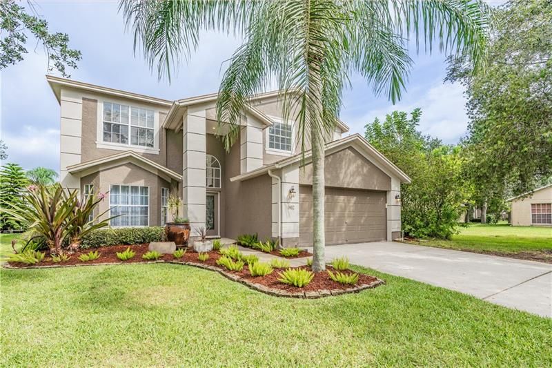 Recently Sold: $459,900 (4 beds, 2 baths, 2527 Square Feet)