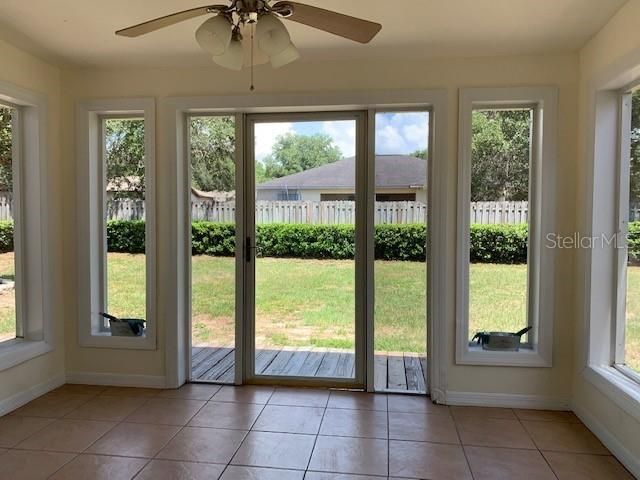 Recently Sold: $170,000 (3 beds, 2 baths, 1296 Square Feet)