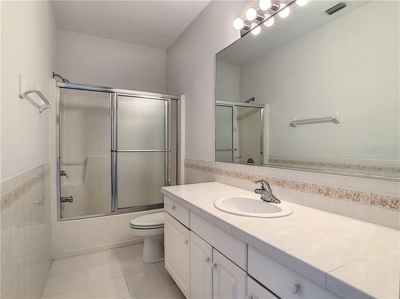 En-suite bathroom 2 is a mirror image of en-suite bathroom 1.