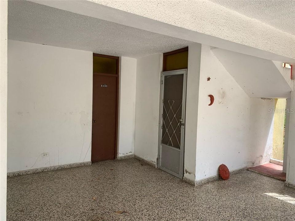 Vendido Recientemente: $155,000 (5 camas, 3 baños, 1700 Pies cuadrados)