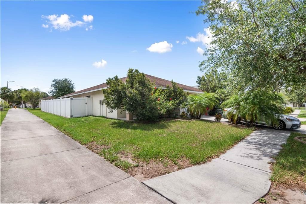 Recently Sold: $225,000 (4 beds, 2 baths, 1618 Square Feet)
