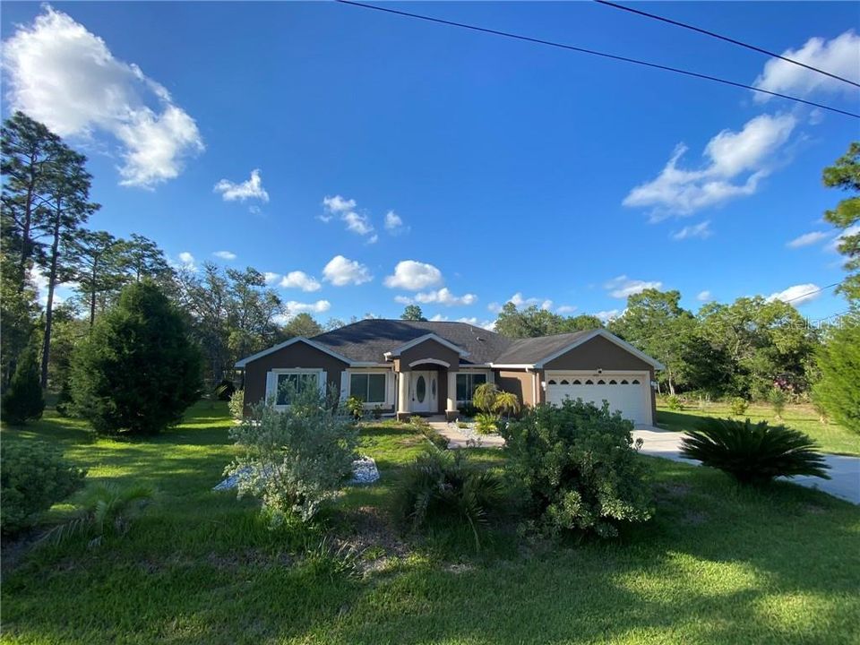 Recently Rented: $1,750 (3 beds, 2 baths, 1974 Square Feet)