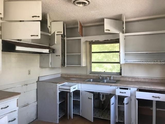 Vendido Recientemente: $55,000 (3 camas, 2 baños, 1584 Pies cuadrados)