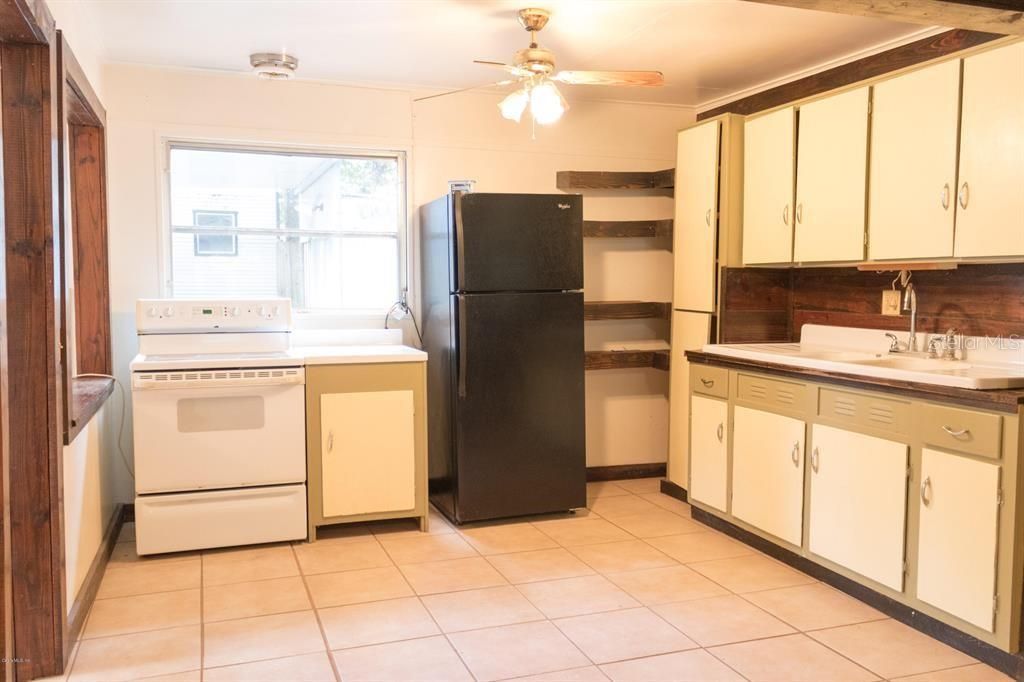 Recently Sold: $39,000 (2 beds, 1 baths, 885 Square Feet)