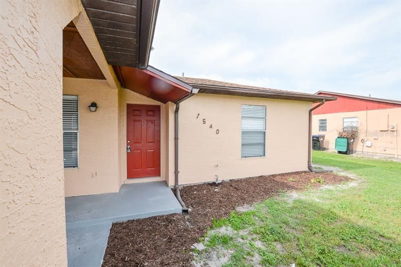 Recently Sold: $173,500 (2 beds, 2 baths, 953 Square Feet)
