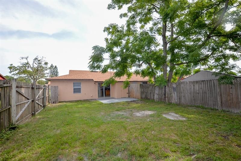 Recently Sold: $173,500 (2 beds, 2 baths, 953 Square Feet)
