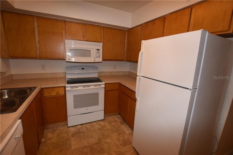 Recently Rented: $950 (2 beds, 2 baths, 863 Square Feet)