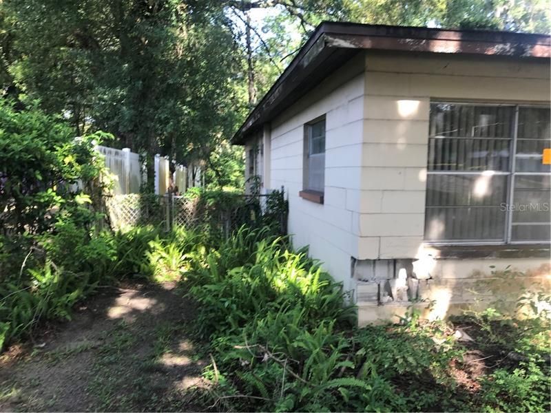Recently Sold: $75,000 (3 beds, 2 baths, 1040 Square Feet)