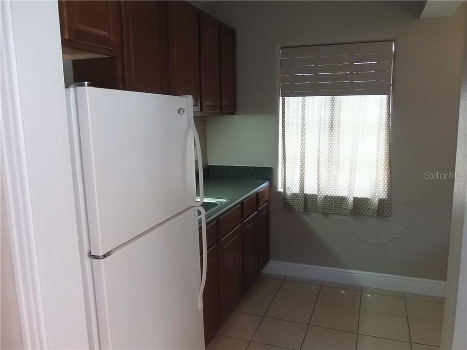 KITCHEN SINK AND REFRIGERATOR LOCATION