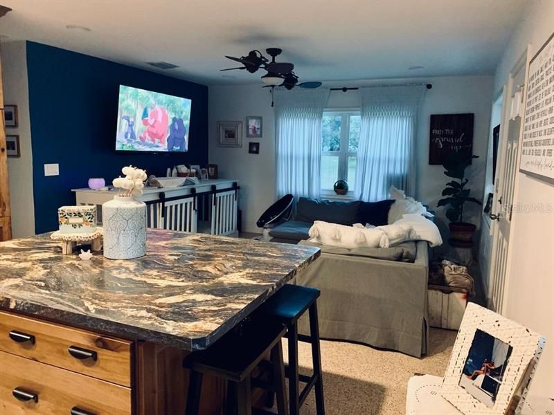 Recently Rented: $1,200 (2 beds, 1 baths, 775 Square Feet)