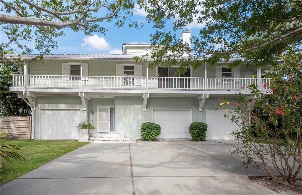 Vendido Recientemente: $5,400,000 (4 camas, 3 baños, 1920 Pies cuadrados)