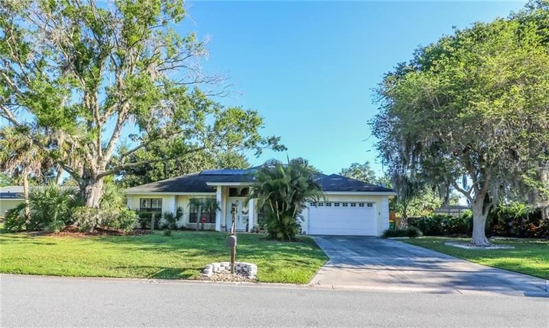 Recently Sold: $335,000 (3 beds, 3 baths, 2402 Square Feet)