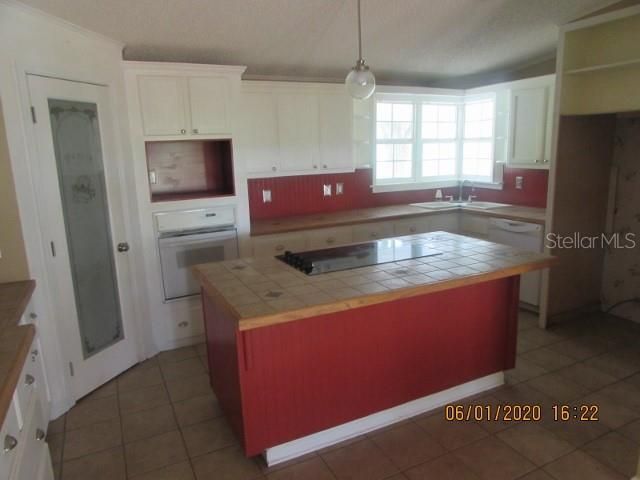 Recently Sold: $112,900 (4 beds, 2 baths, 1789 Square Feet)