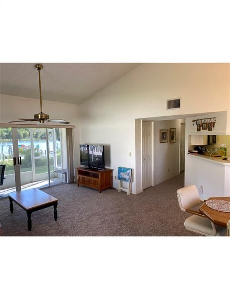 Recently Sold: $189,900 (2 beds, 2 baths, 999 Square Feet)