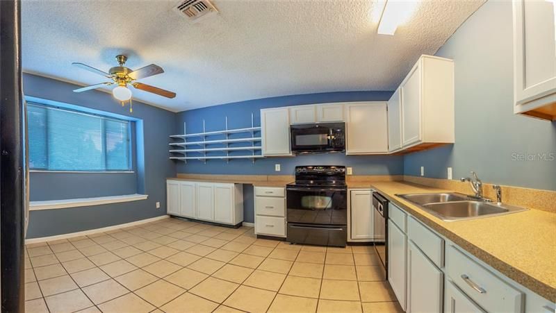 Recently Rented: $1,200 (3 beds, 2 baths, 1526 Square Feet)