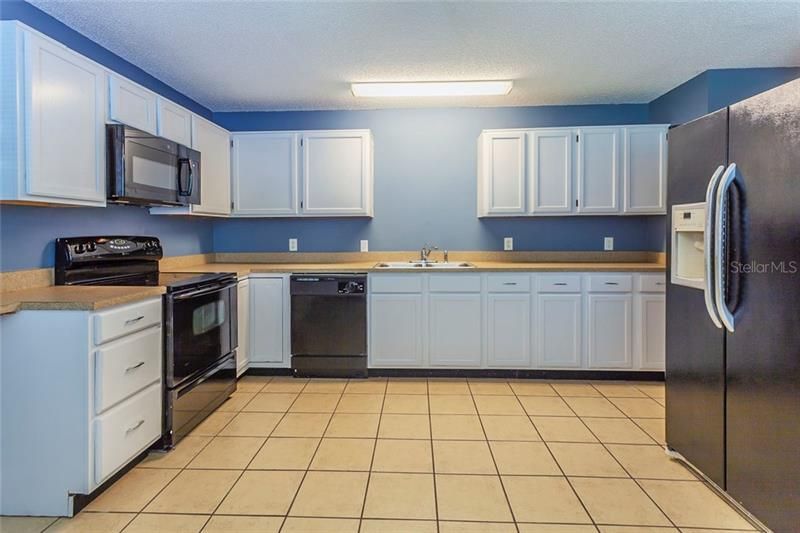Recently Rented: $1,200 (3 beds, 2 baths, 1526 Square Feet)