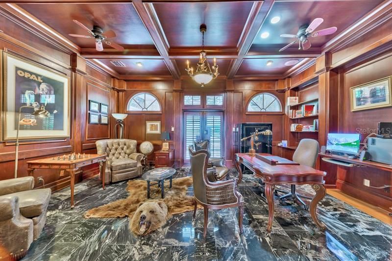 Recently Sold: $2,295,000 (6 beds, 6 baths, 8850 Square Feet)