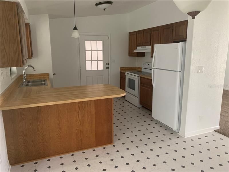 Recently Rented: $950 (2 beds, 2 baths, 912 Square Feet)