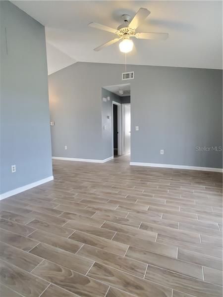 Recently Rented: $1,185 (3 beds, 2 baths, 1133 Square Feet)