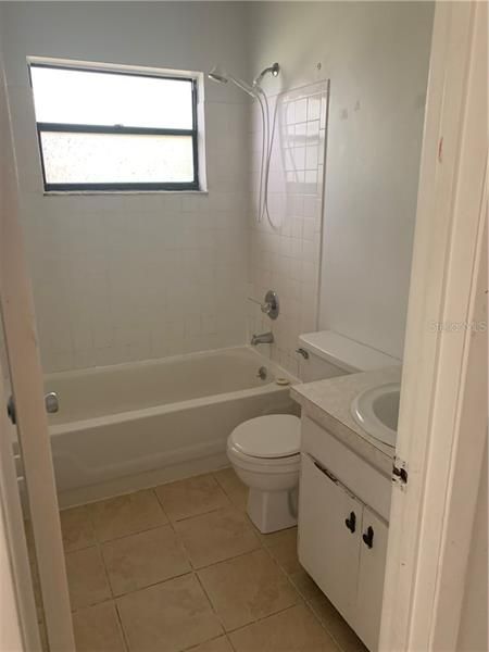 Recently Rented: $600 (2 beds, 1 baths, 800 Square Feet)