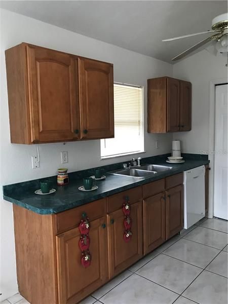 Recently Sold: $129,900 (2 beds, 2 baths, 1030 Square Feet)