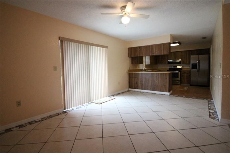 Recently Rented: $1,350 (4 beds, 2 baths, 1577 Square Feet)