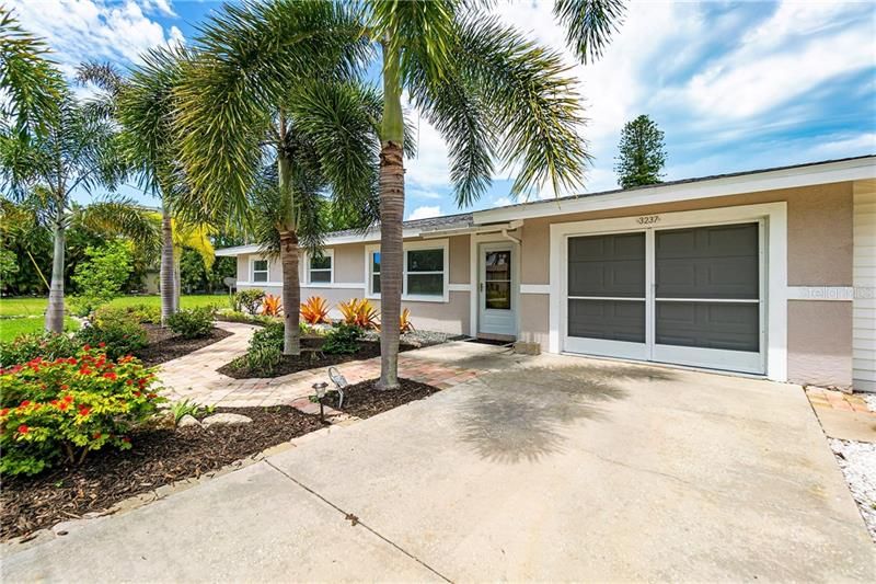 Recently Sold: $429,900 (3 beds, 2 baths, 1144 Square Feet)