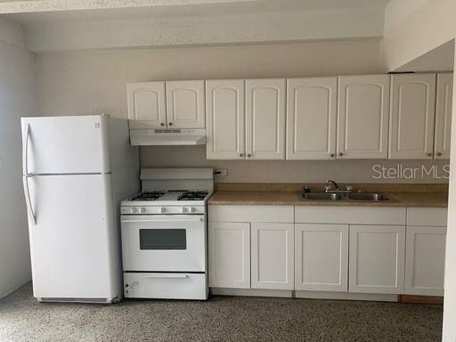 Recently Rented: $850 (2 beds, 1 baths, 891 Square Feet)