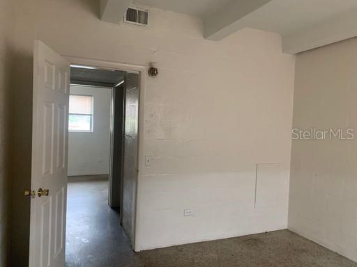 Recently Rented: $850 (2 beds, 1 baths, 891 Square Feet)