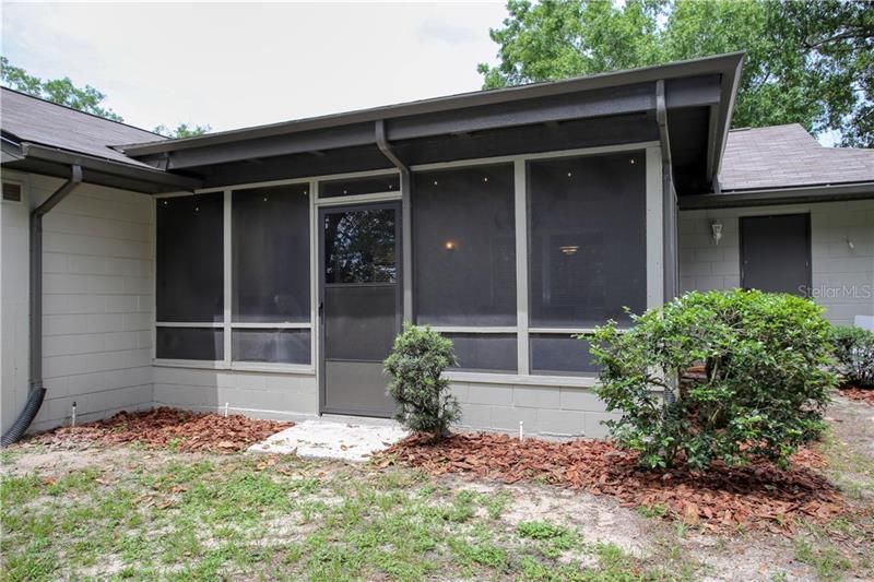Recently Sold: $310,000 (3 beds, 2 baths, 1687 Square Feet)