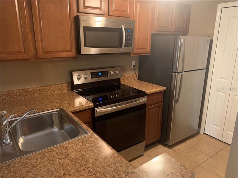 Recently Rented: $895 (1 beds, 1 baths, 581 Square Feet)