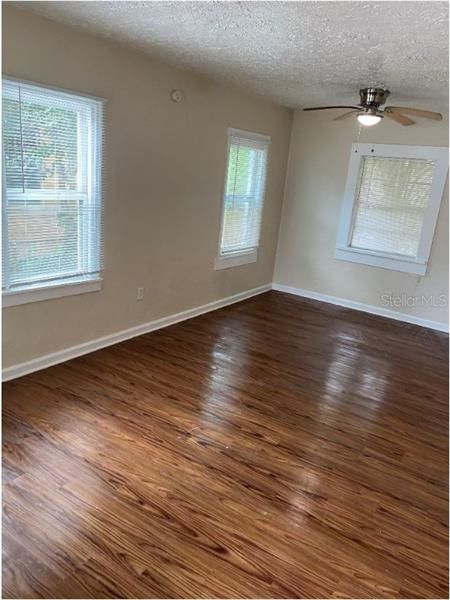 Recently Rented: $850 (3 beds, 1 baths, 1005 Square Feet)
