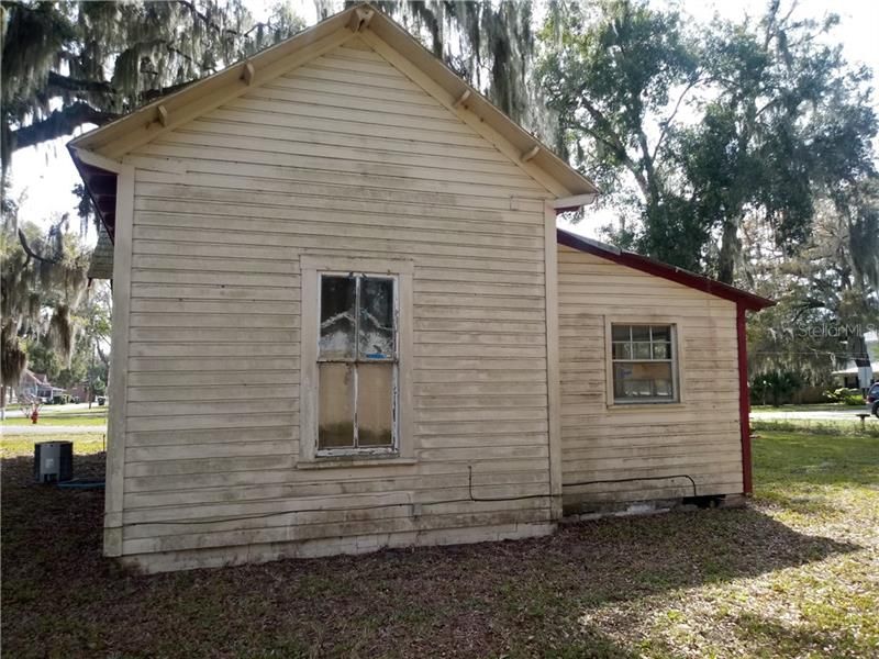 Recently Sold: $59,900 (3 beds, 1 baths, 1046 Square Feet)
