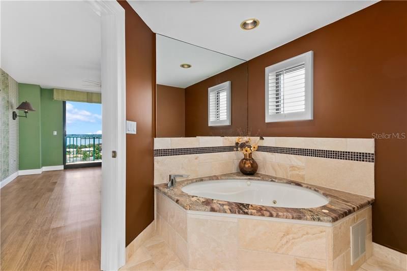 最近售出: $615,000 (2 贝兹, 2 浴室, 1653 平方英尺)