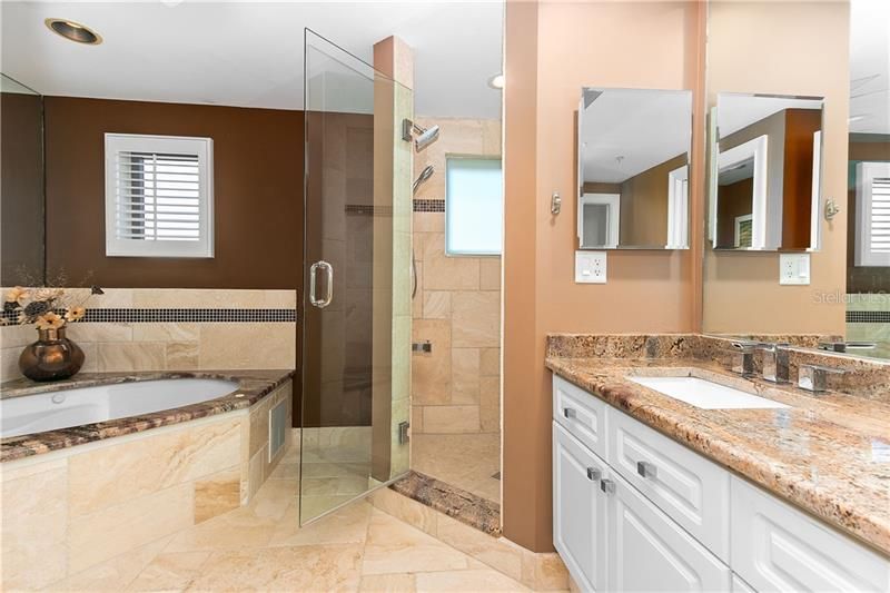 Recently Sold: $615,000 (2 beds, 2 baths, 1653 Square Feet)