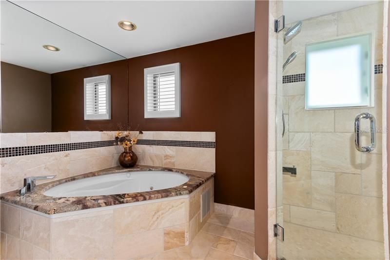 最近售出: $615,000 (2 贝兹, 2 浴室, 1653 平方英尺)