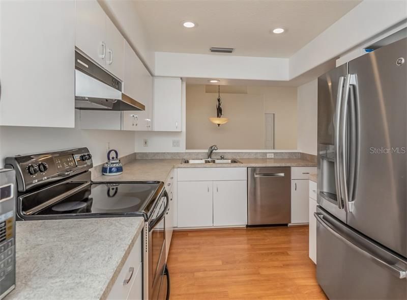 Recently Sold: $250,000 (2 beds, 2 baths, 1502 Square Feet)