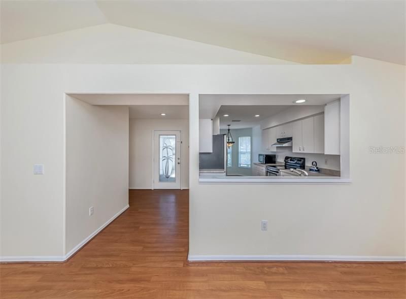 Recently Sold: $250,000 (2 beds, 2 baths, 1502 Square Feet)