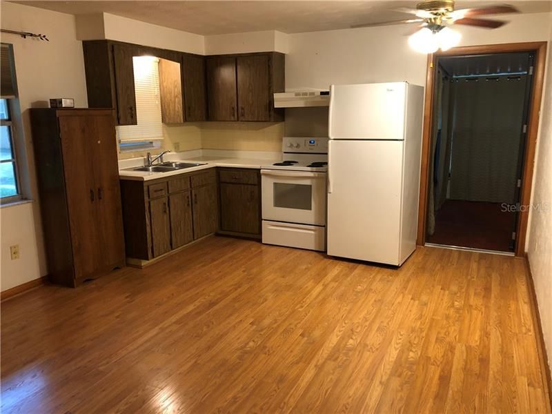 Recently Rented: $750 (1 beds, 1 baths, 520 Square Feet)