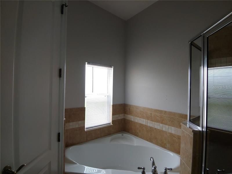 Недавно арендовано: $1,600 (4 спален, 2 ванн, 2026 Квадратных фут)