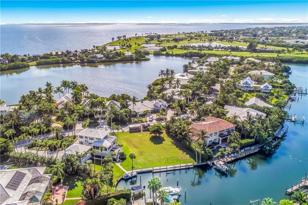 Vendido Recientemente: $1,850,000 (0.30 acres)