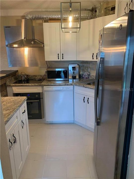 Recently Sold: $129,900 (2 beds, 1 baths, 887 Square Feet)